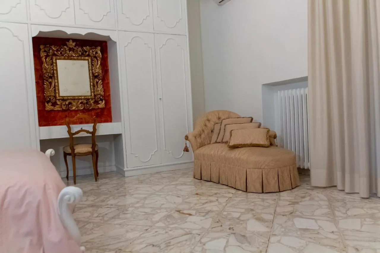 Hotel Interno 9 à Bari 0*,